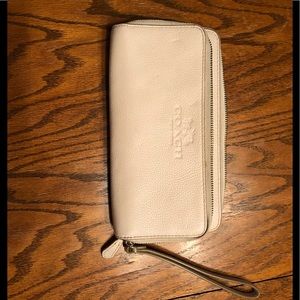 Couch wristlet wallet